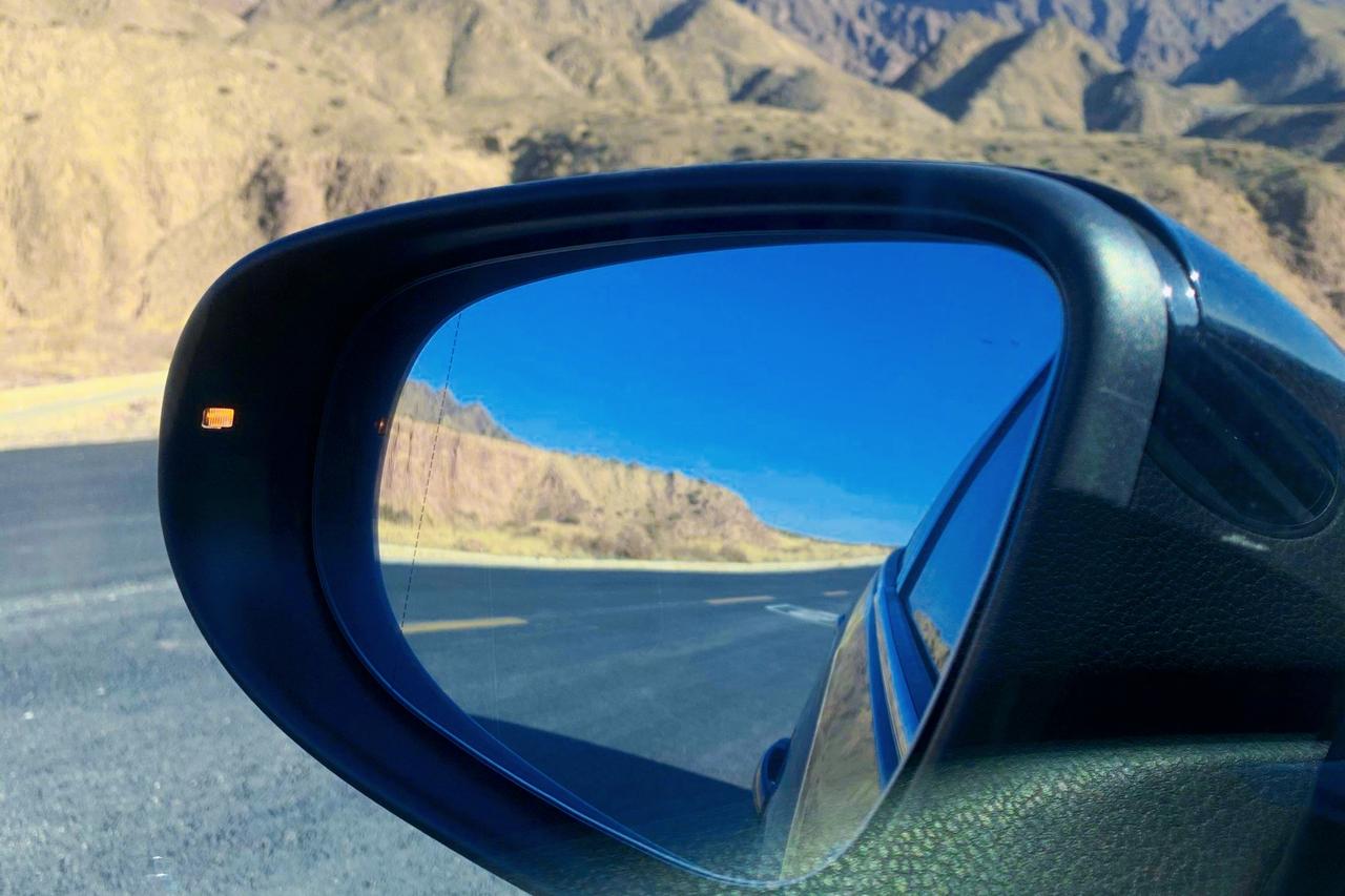 昨天在高速上回家路上，真被一个司机吓出一身冷汗！儿子开车特别稳，不超速、不