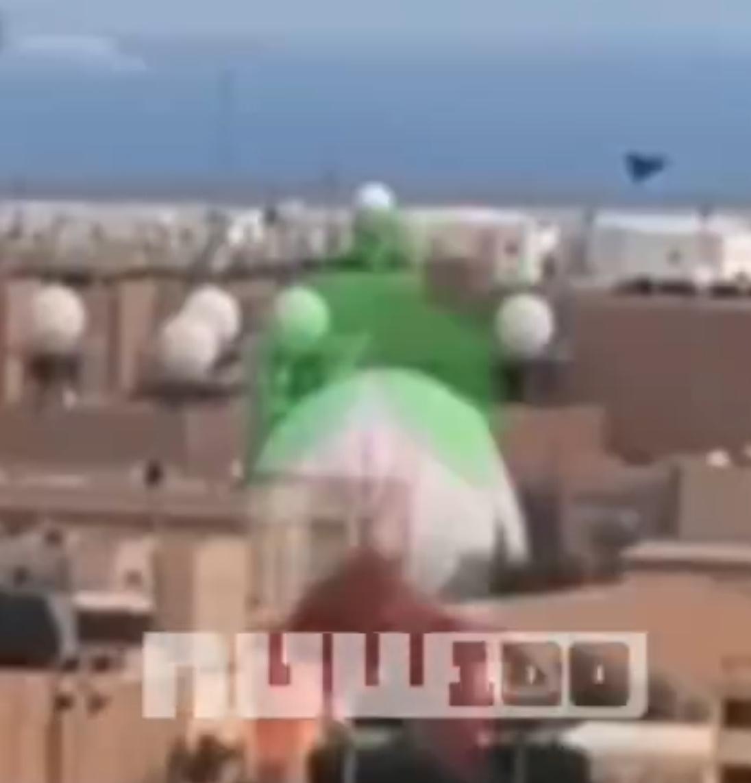 位于巴林麦纳麦的美国第五舰队司令部中的一台AN/GSC-52BMET卫星通讯