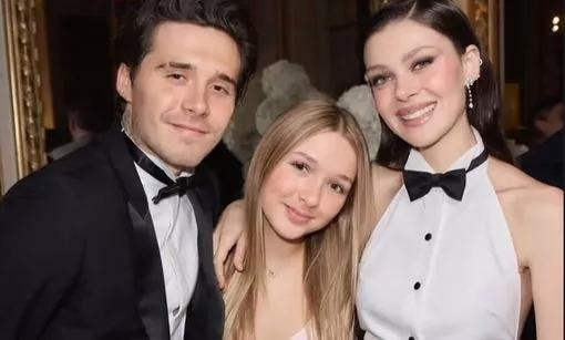 布鲁克林和他妹妹哈珀曾经非常亲近。然而，近年来，由于这个著名家庭之间的持续裂痕，