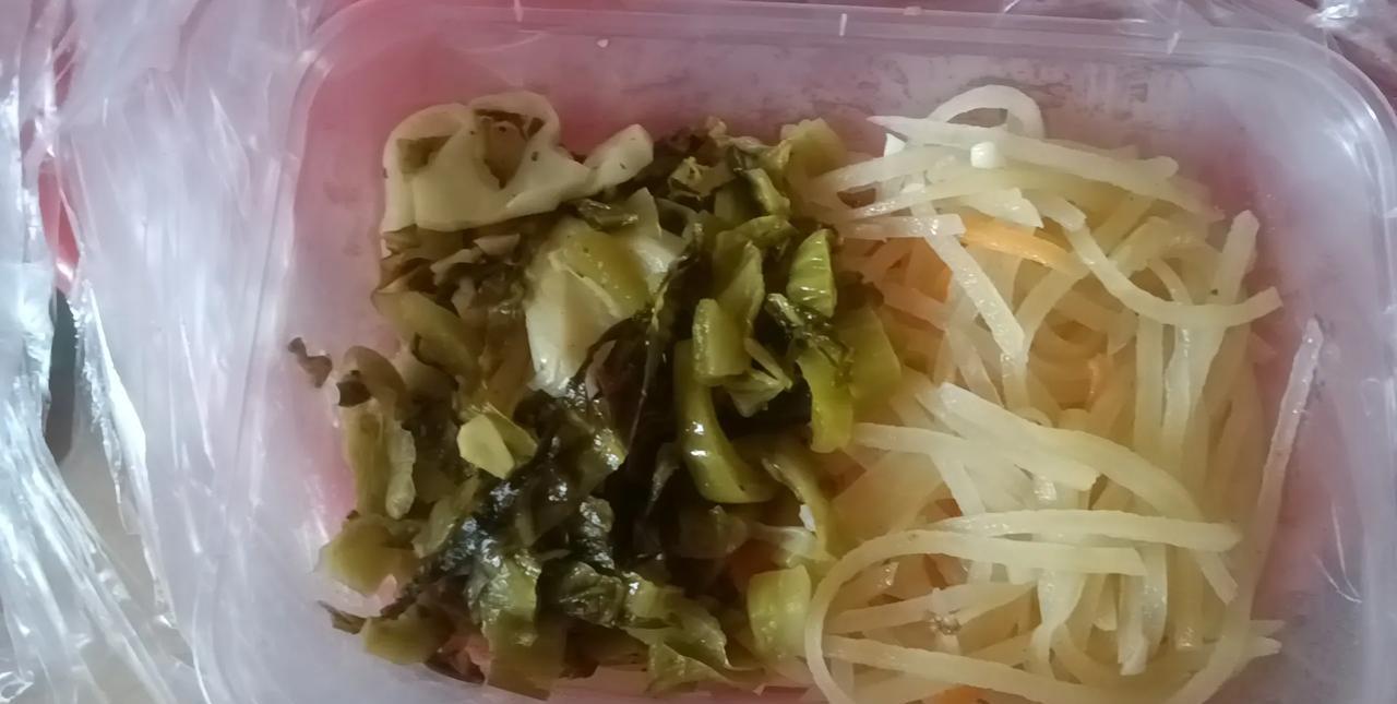 怎么办？来厦门半年了，还找不到工作，快吃不起饭了，每天不是吃泡面，就是吃两个素菜