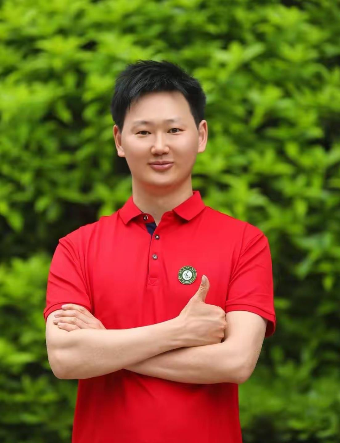 考前承诺总分考不上640分的高中老师要请全班同学吃饭了该老师名叫杨李怡，数学考了
