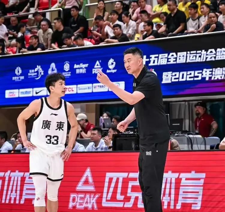#头号创作者激励计划#杨溢18分9助攻3篮板，你没开错!就是国青小将杨益在广东四
