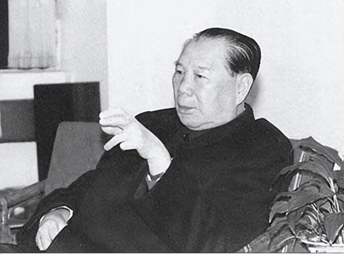 74年在八一招待会上见到杨成武，周恩来：一切幸福来自于毛主席【1974年8月1