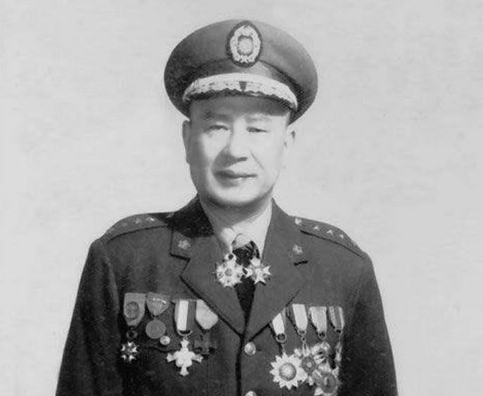 1930年10月，白崇禧的副官许辉看长官寂寞，把未婚妻王氏送来伺候白崇禧。没想到