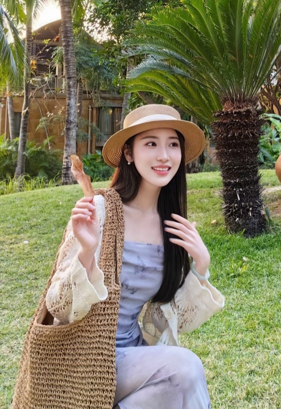 阳光，沙滩，美女