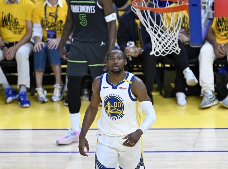 阿里纳斯真敢说啊前NBA球员阿里纳斯在一档节目中谈到了库明加，他说：“他已经在