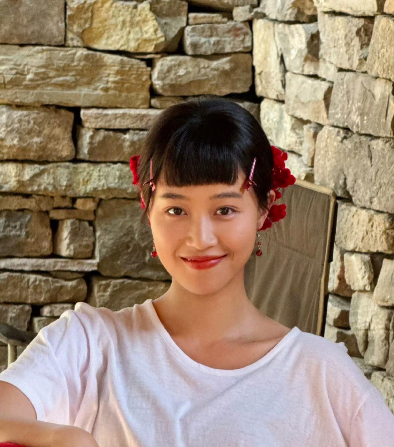 蓝盈莹为啥一直演不了女一，很简单的原因，不是她不漂亮，也不是没演技，而主要是