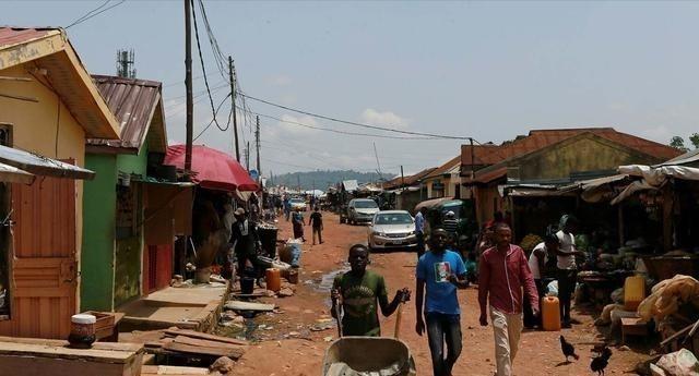 为什么非洲一直没发展起来？我来讲一个实例：非洲第一大国，尼日利亚，人口2.5