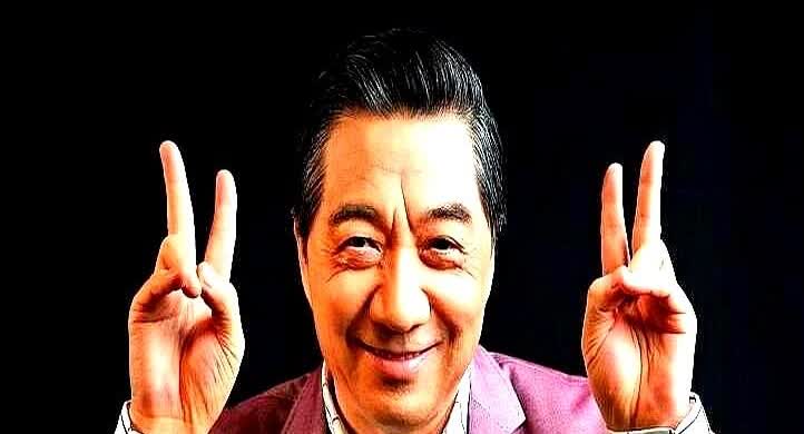 主持人问张召忠：
