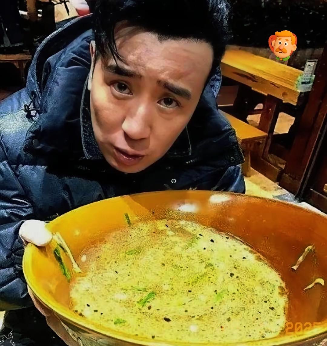 家人们，知道不？演员于和伟在饭店吃饭，这事儿可有看点！于和伟结账334元，