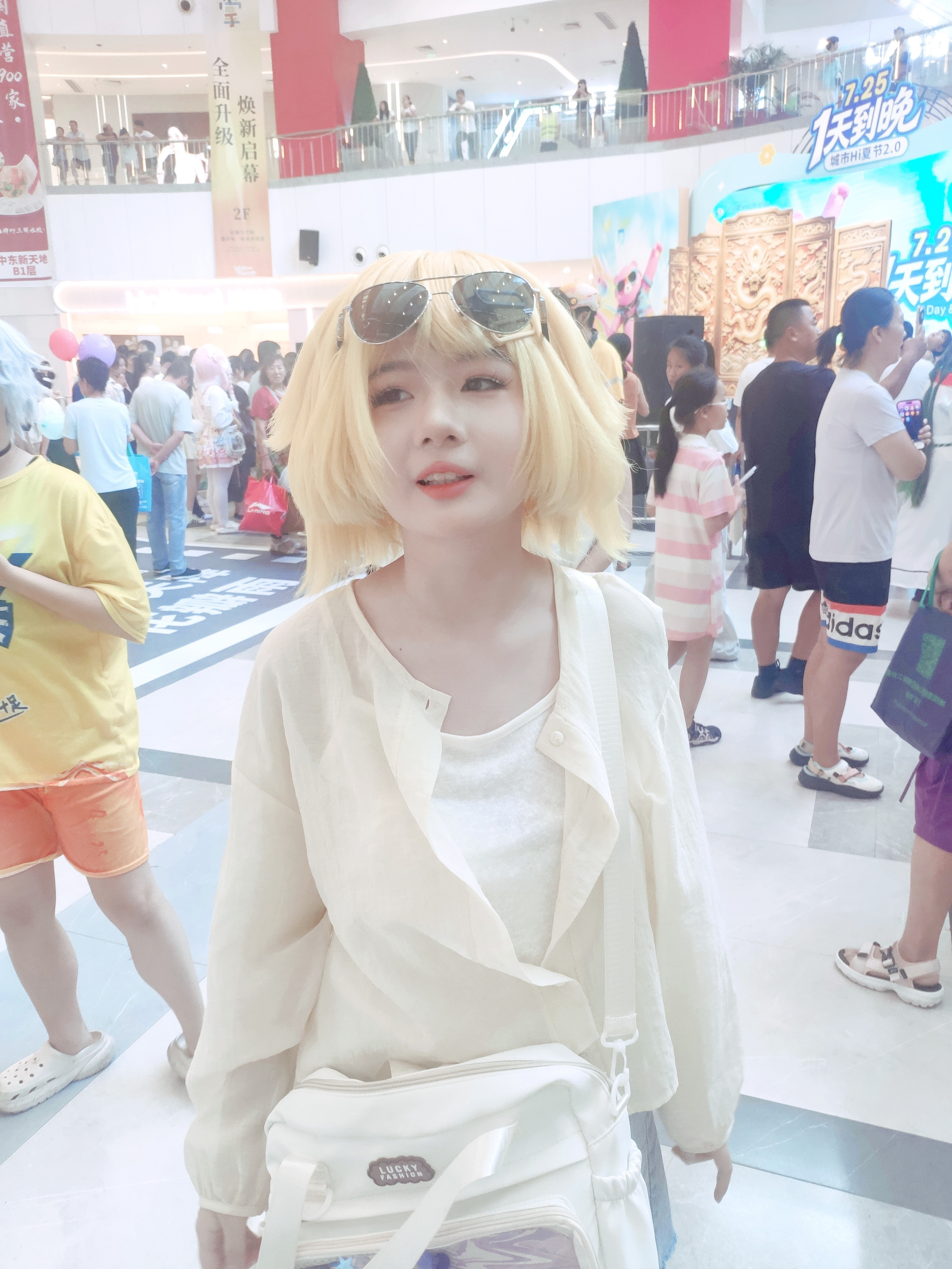 小时候我可能是村里唯一喜欢二次元的孩子，长大后我的孩子也同样喜欢二次元，作为老父