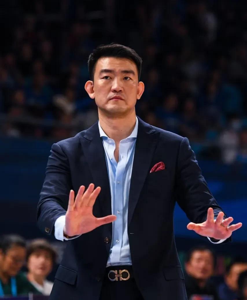 王博拿冠军后，建立广厦王朝，我微微一笑，辽宁蛰伏十年，北京隐忍十年，广东三起三落