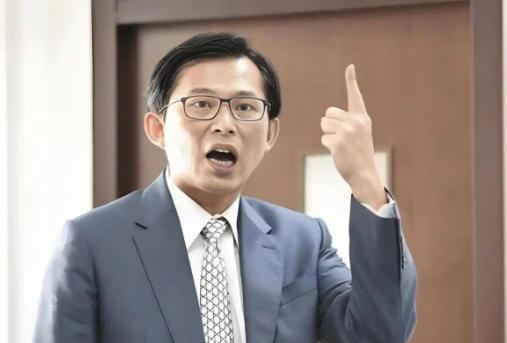 民众党主席黄国昌撂狠话！针对郑丽文力推修正“党产条例”、想赶在今年党产诉讼定案前