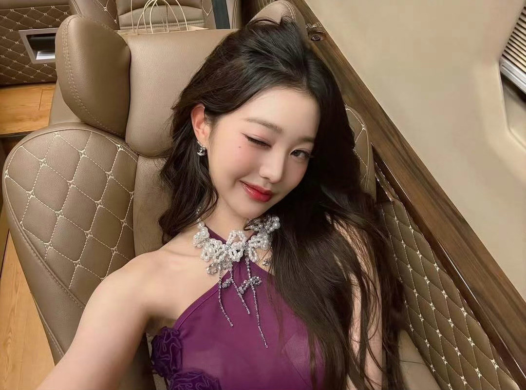 张元英掉粉30万张元英的脚好长​​​