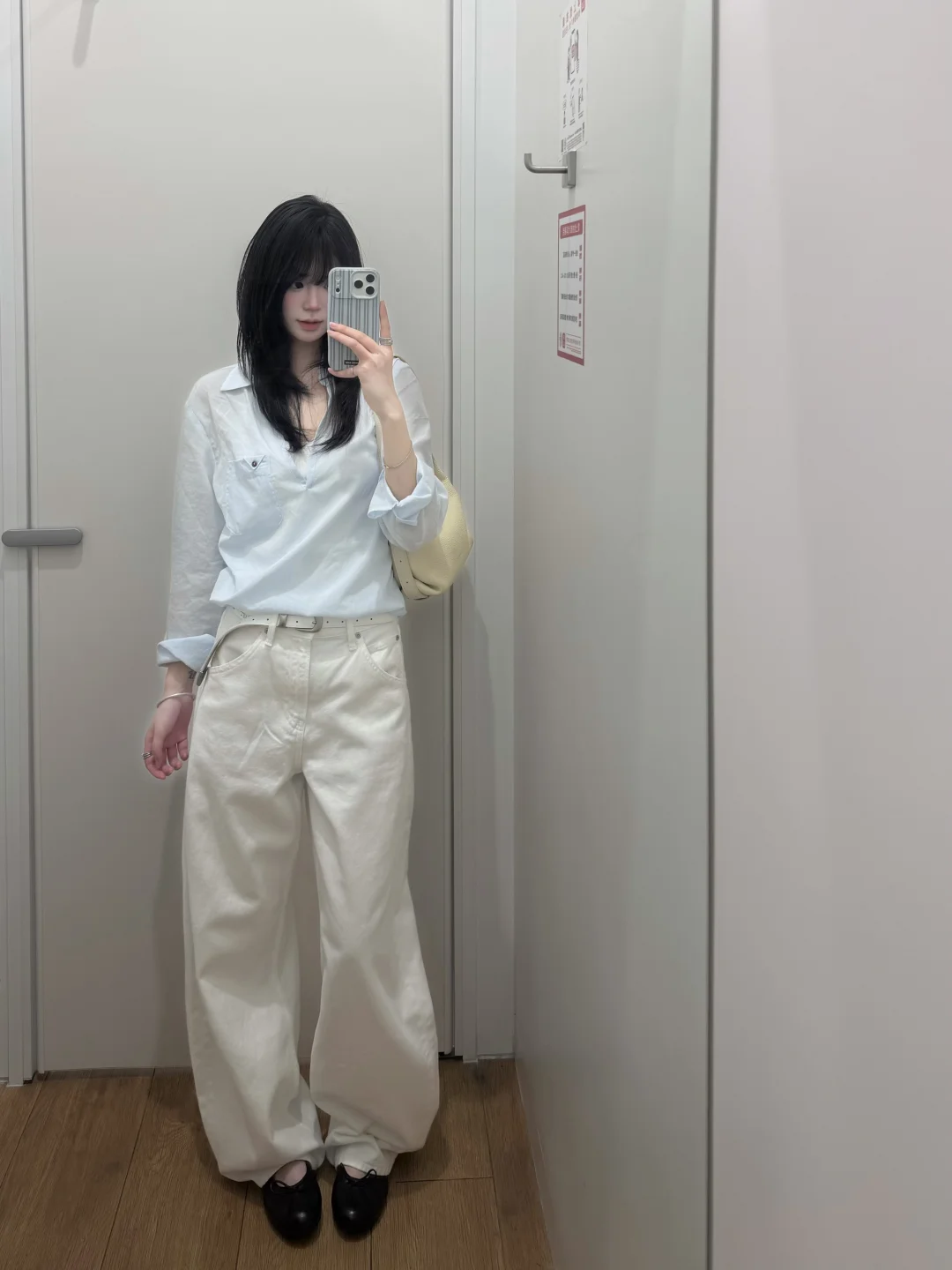 优衣库早春白女松弛感💭简单干净蓝白好高智