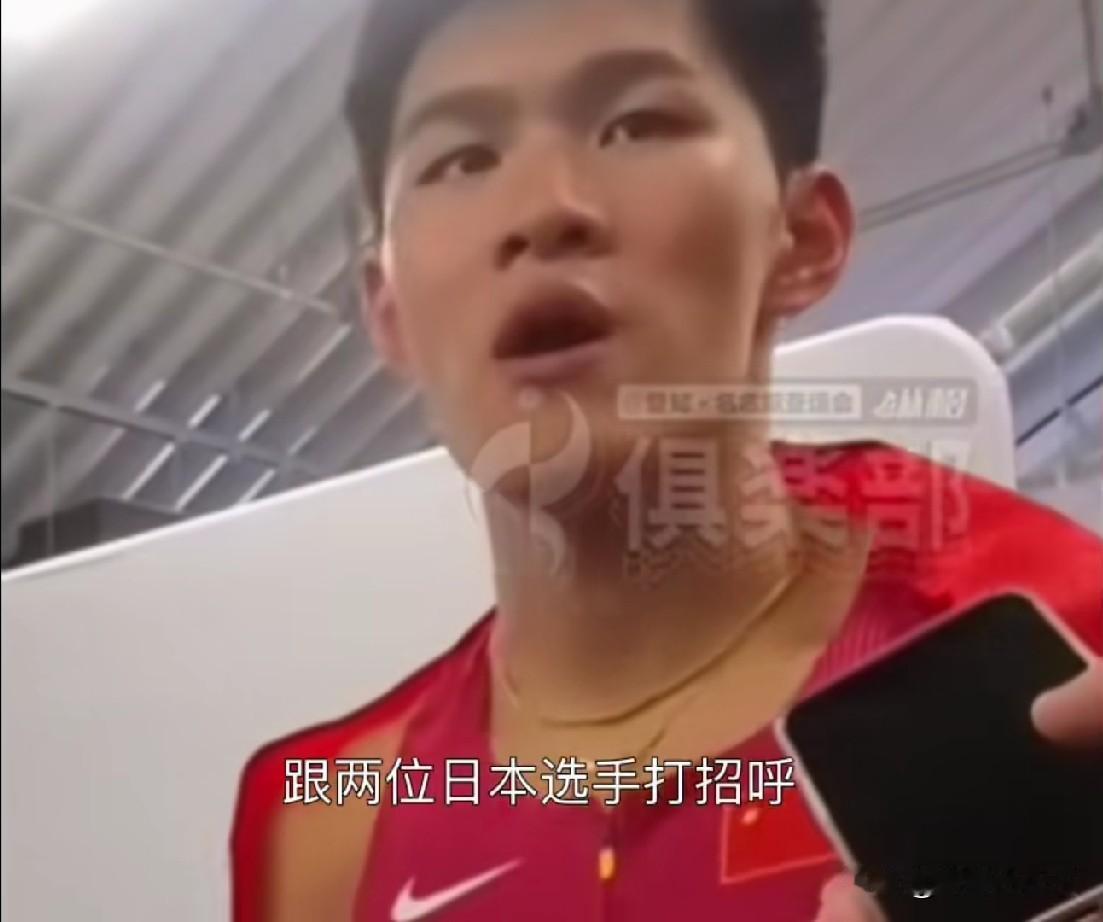 陈圆将的遭遇跟2024年的潘展乐一样。陈圆将在赛后采访时说：日本两位选手不尊重
