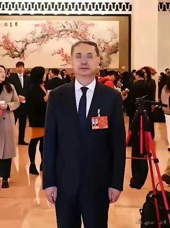 3300万打工人的困境，政协委员捅破劳务派遣的现实困局每年两会的众多提案当中