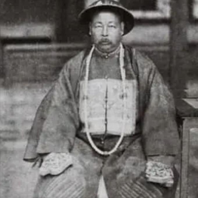 1881年，左宗棠收复新疆后，返程时绕道去趟山西祁县乔家堡，为的就是见一见乔致庸