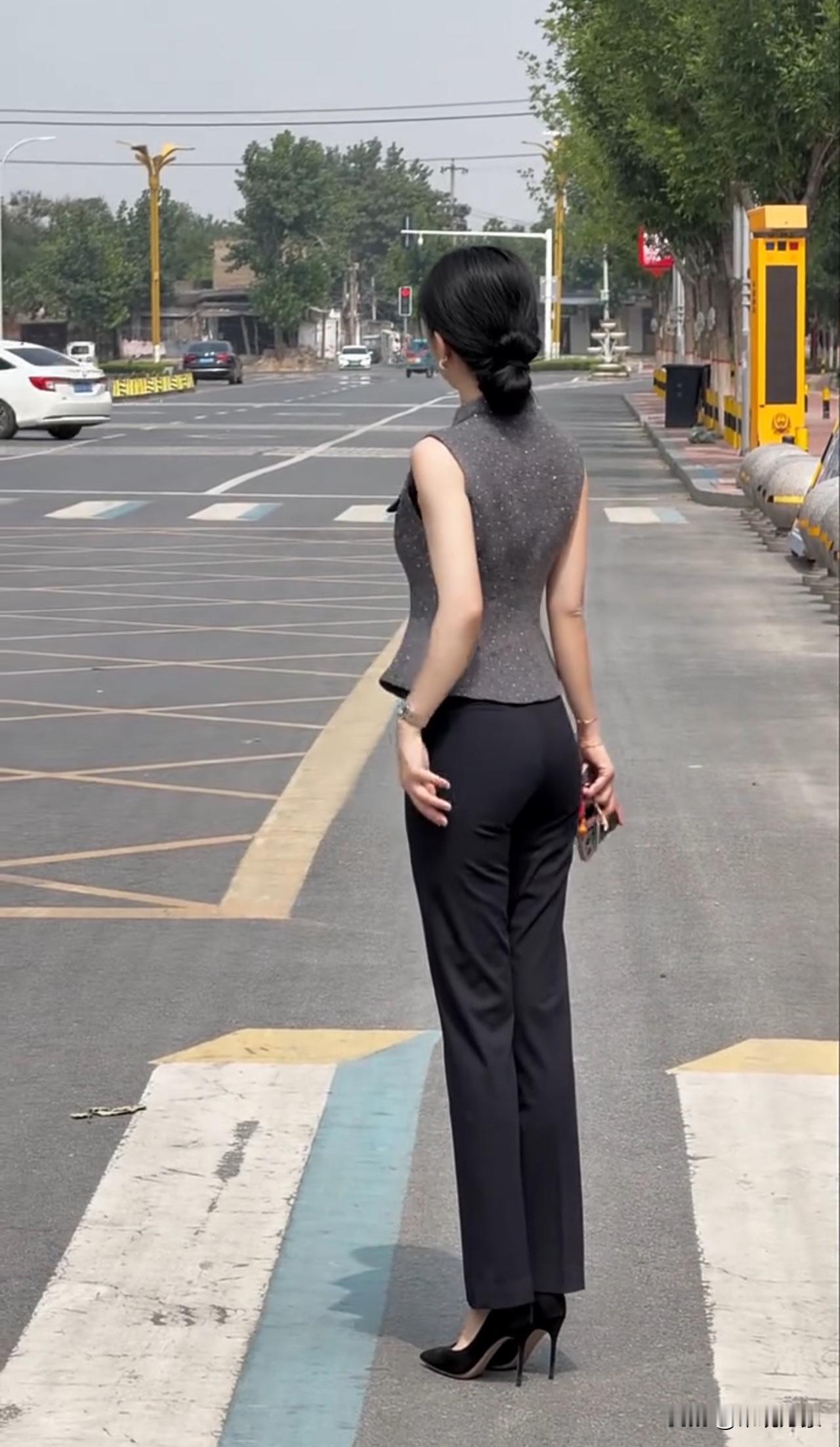 每次下班总能遇到的身影…