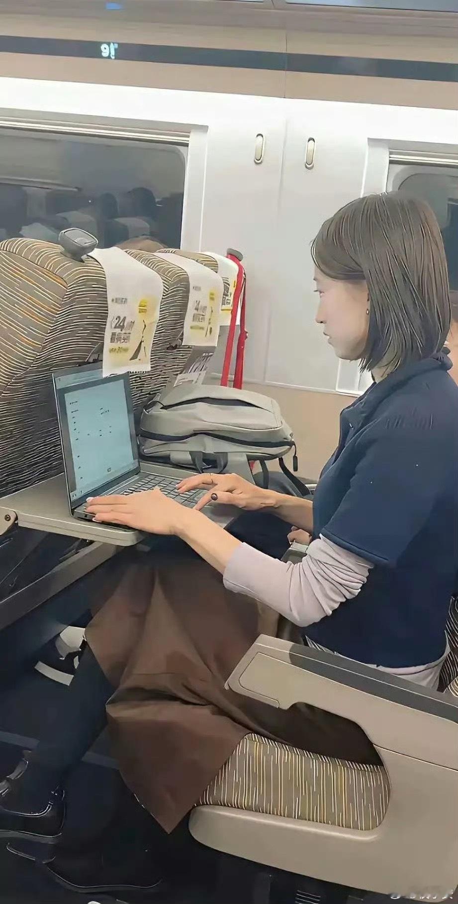 很好奇这么忙的人月薪有五六万吗？