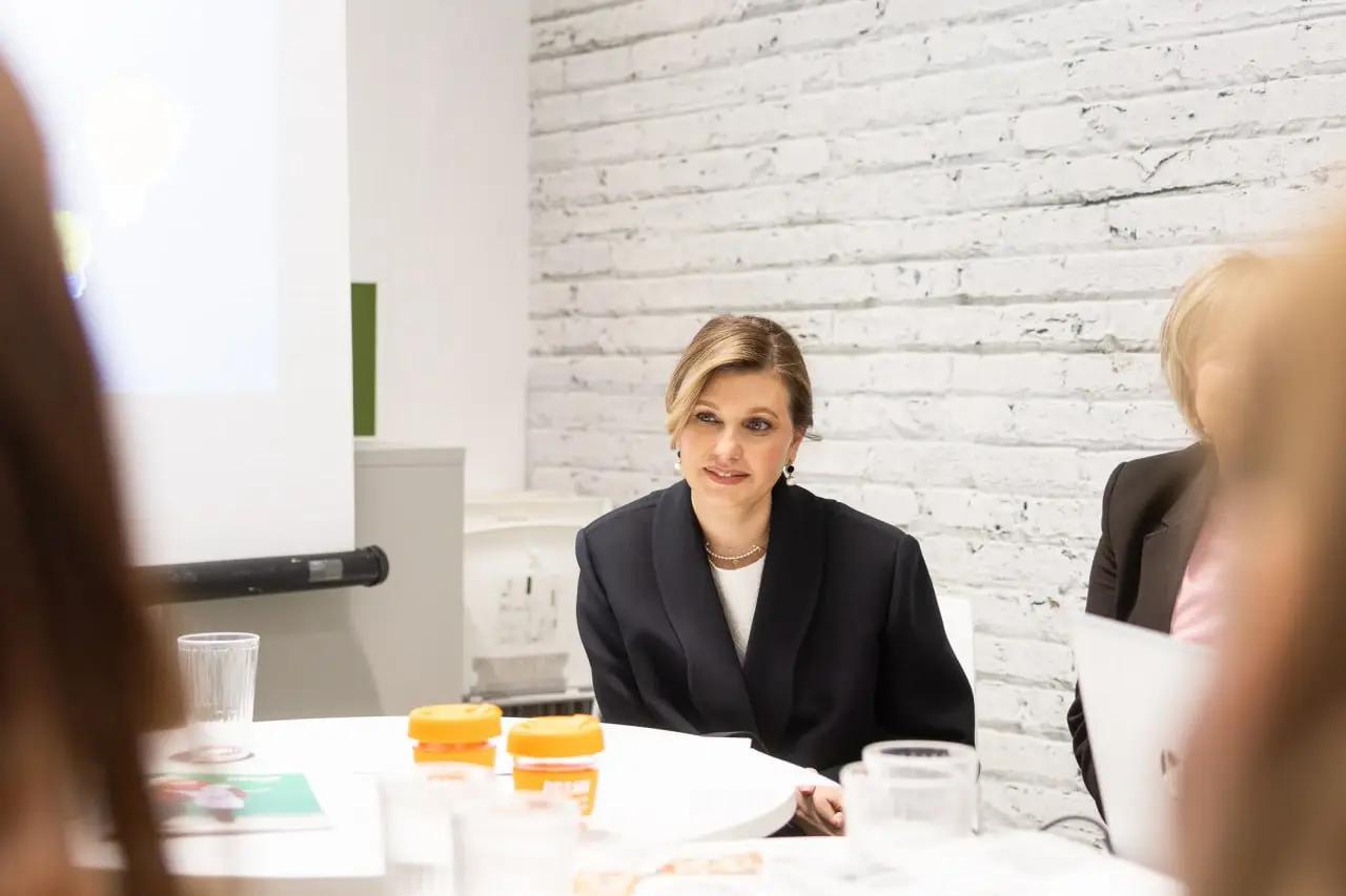 就在刚刚关于泽连斯基夫人的一个“丑闻”被曝光12月4日，一项名为“乌克兰儿童