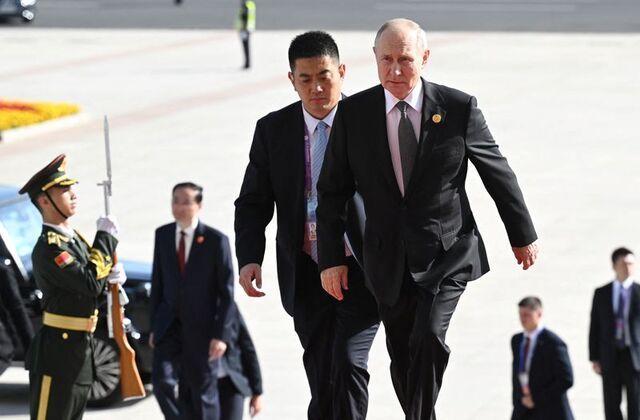 大国博弈的顶级境界你们发现了吗？北京机场这几天的红地毯恐怕都没来得及收，因为这