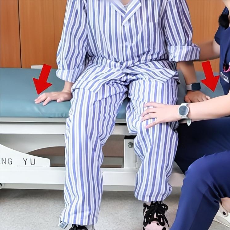 偏瘫后坐不稳？这4个方法帮你建立坐位平衡能力第一阶段：基础坐姿适应训练这个