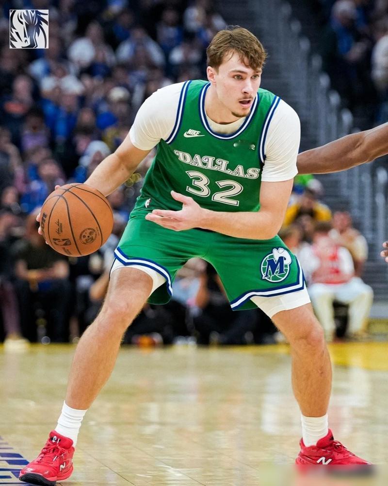 有一说一，今日威少和弗拉格根本不在一个级别！！威少：本场出战27分钟，投篮16中