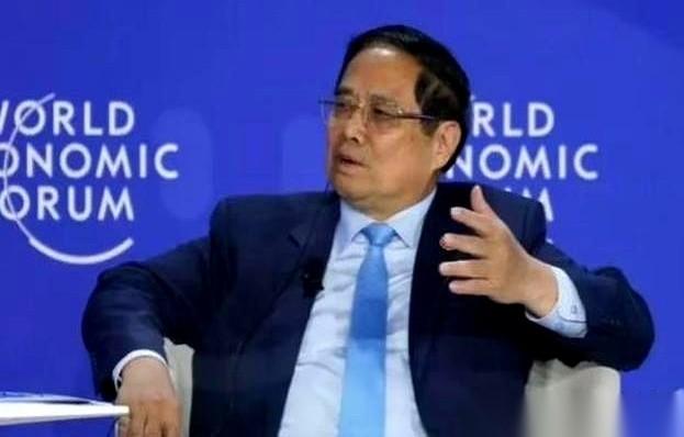 我天，刚刷手机看到个事儿，差点没把我给笑劈叉了。说越南有些“专家学者”，哭着喊