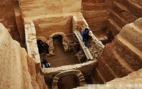 千年古墓挖出两种文物，力证墓主生前沉溺美色，此人还与刘备有关1968年，河北