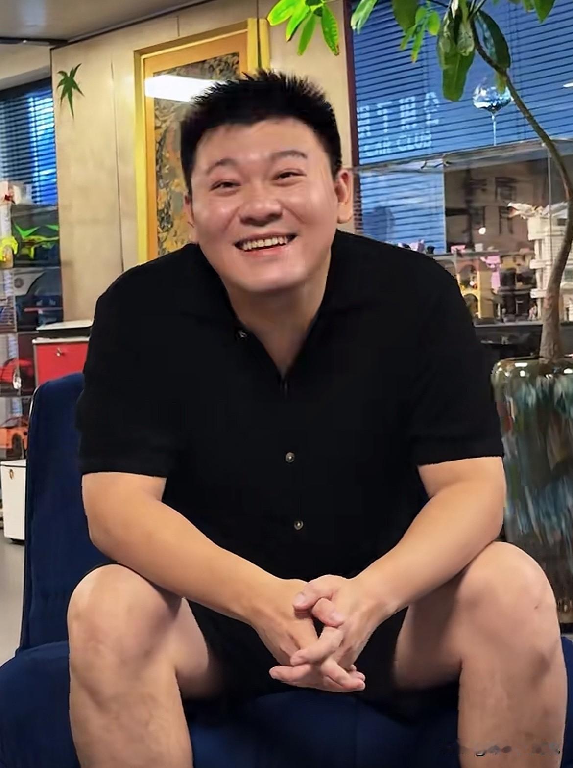 韩景枫杭州店面正式“关门”，最后告别画面透着心酸，不过具体的细节应该是反转，但网