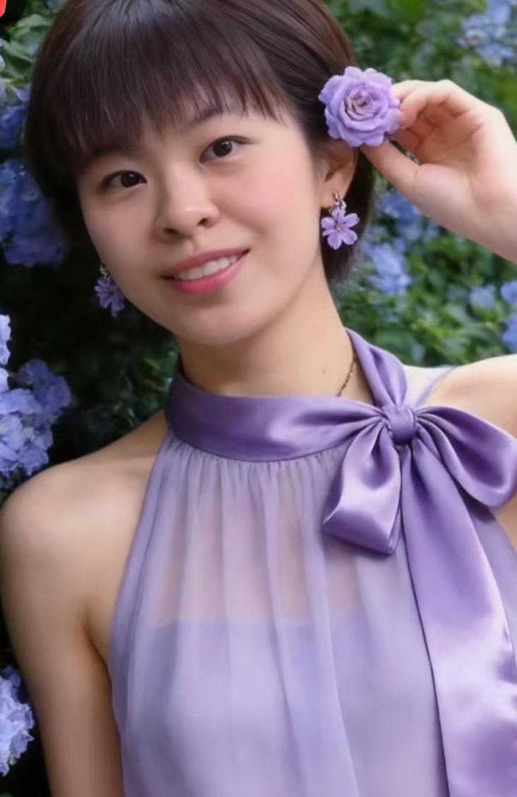 孙颖莎现在是国乒女队独一无二的第一档，放眼望去，国乒女队包括外协，现在无人能撼动