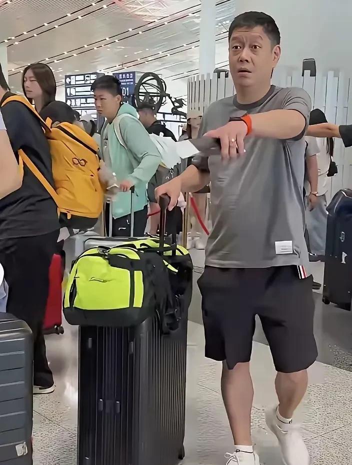 王励勤的这波操作让人有点看不懂，横滨冠军赛让马琳一人带领女队，这次瑞典大满贯