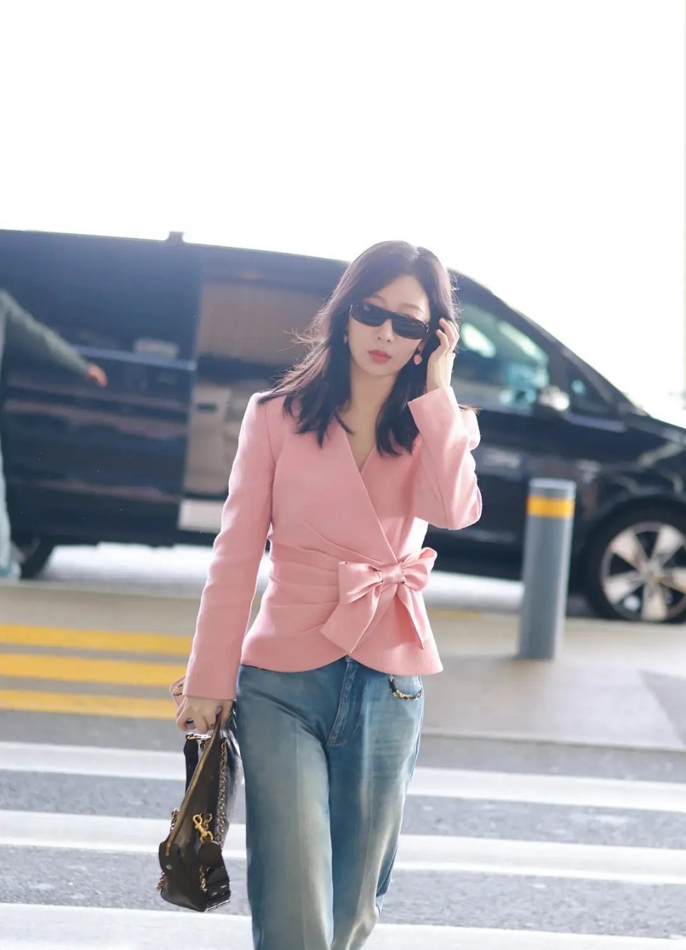 这裤子真的很显腿粗啊，杨紫的审美该提高了