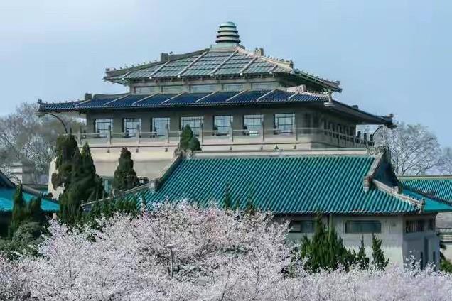 —-武大有如此的领导、教授和学生如何不走向堕落随着武大图书馆事件的愈演愈