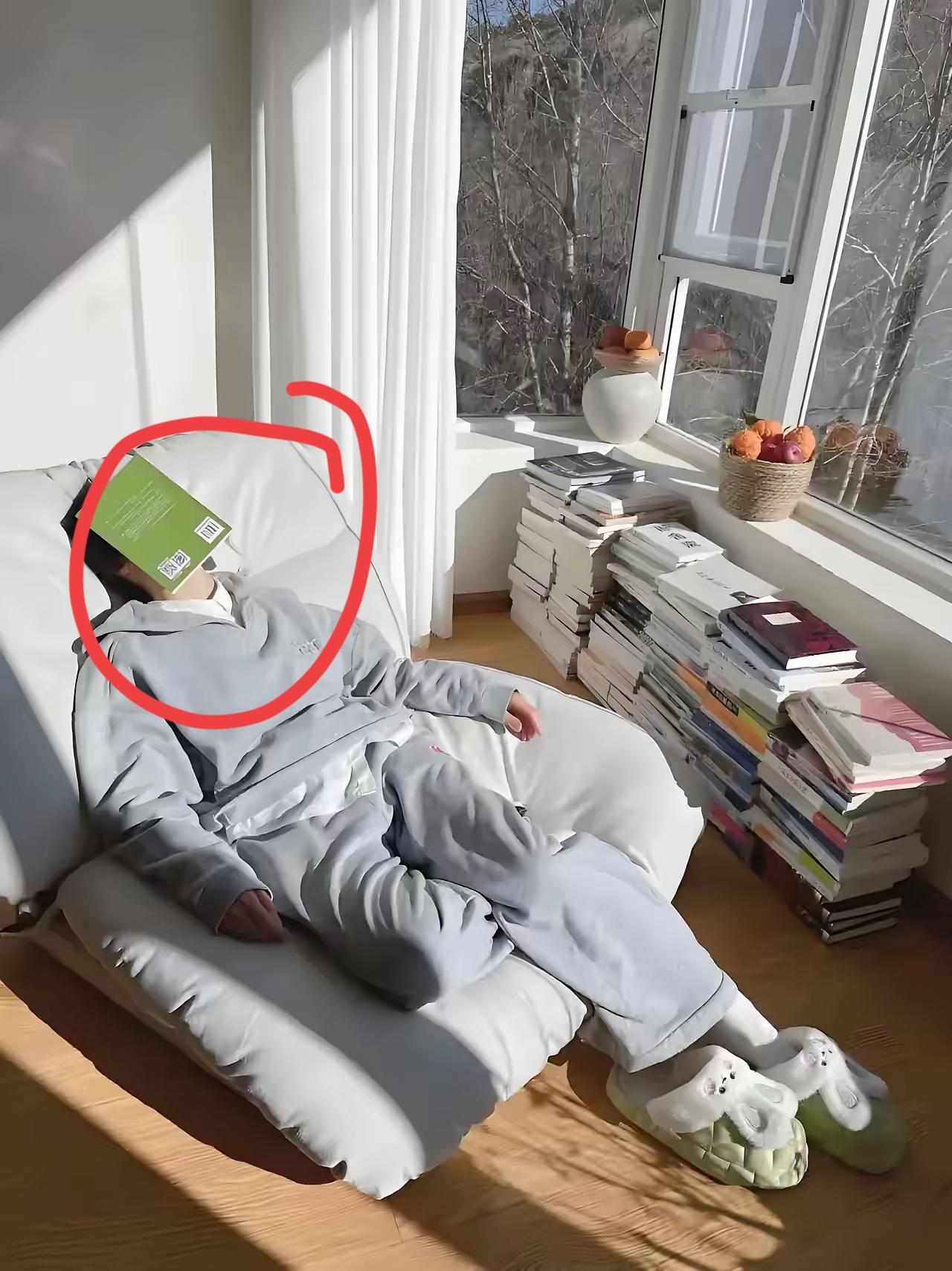 我替大家踩过坑了！长期不工作、零社交，天天宅家刷手机、养花看书，只敢趁晚上出门