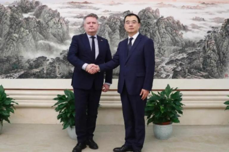 中乌在京谈妥，泽连斯基已通知全球，乌国撤兵可以，但有2个条件北京密谈仅过去三天