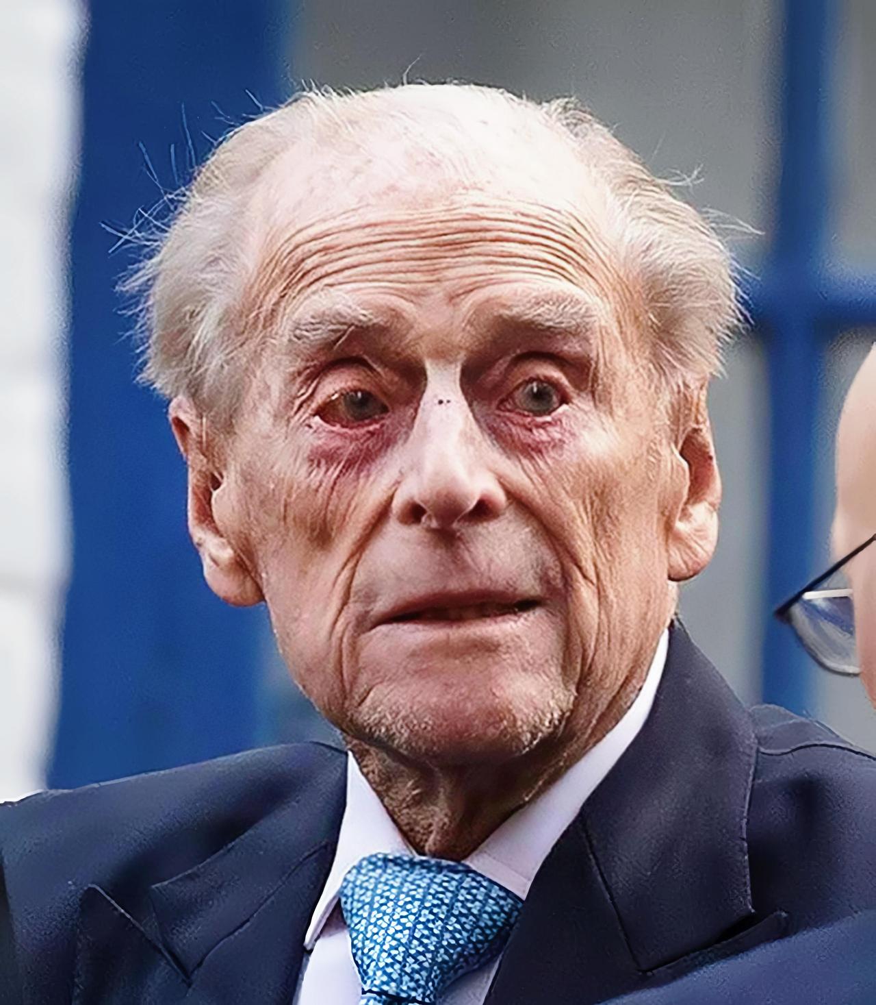 99岁的菲利普亲王去世以后，遗嘱在王室成员的要求下，在未来至少99年内不公开，但