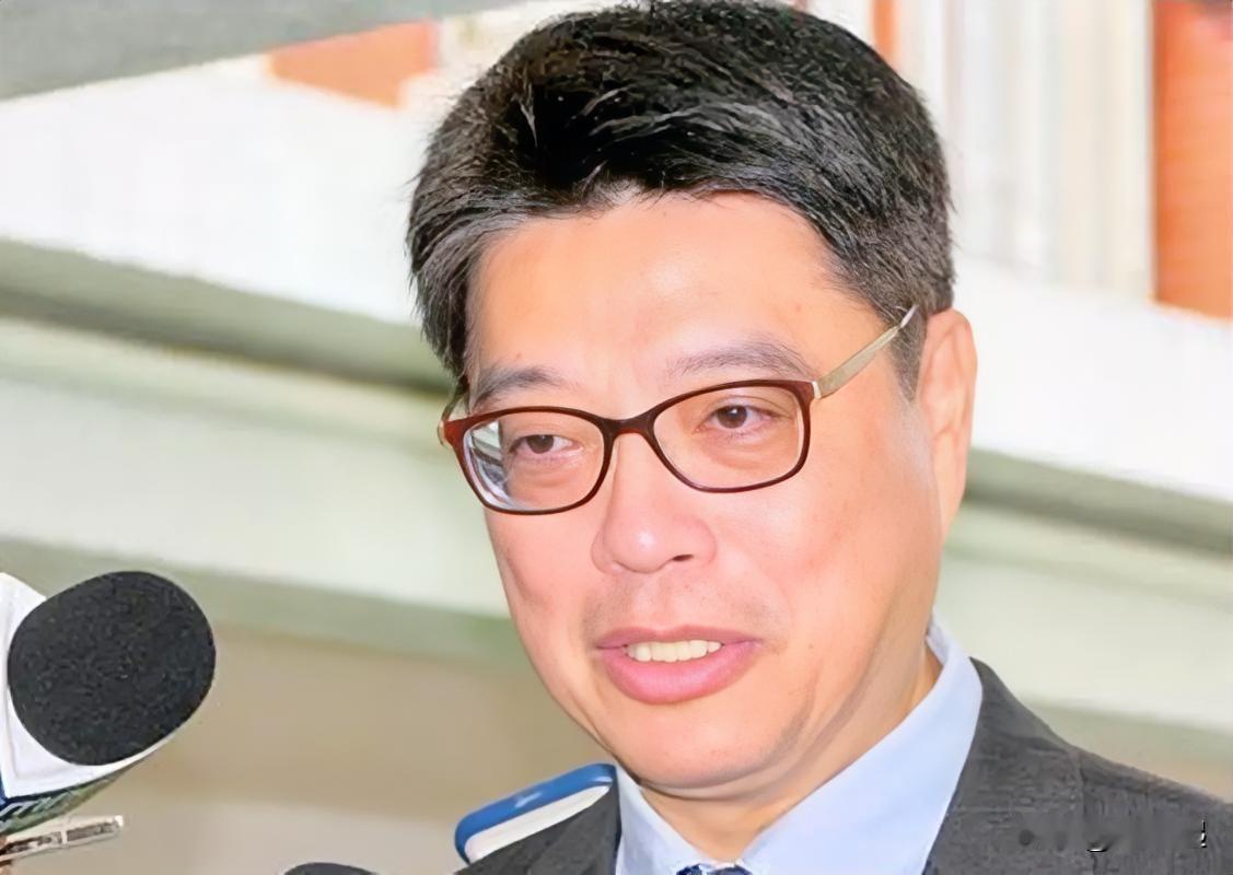 近日台陆委会主委邱垂正妄称：大陆通过“行政与司法管辖内政化、国际体系一中原则化、