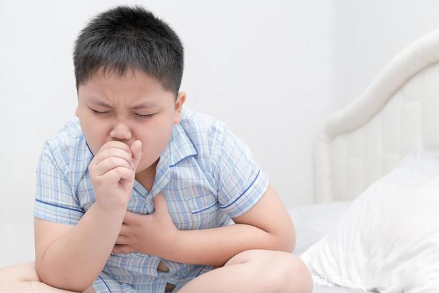 痰，是消化不良的产物中医讲，脾胃运化不足，水湿停滞就变成了痰，说明水湿在先，