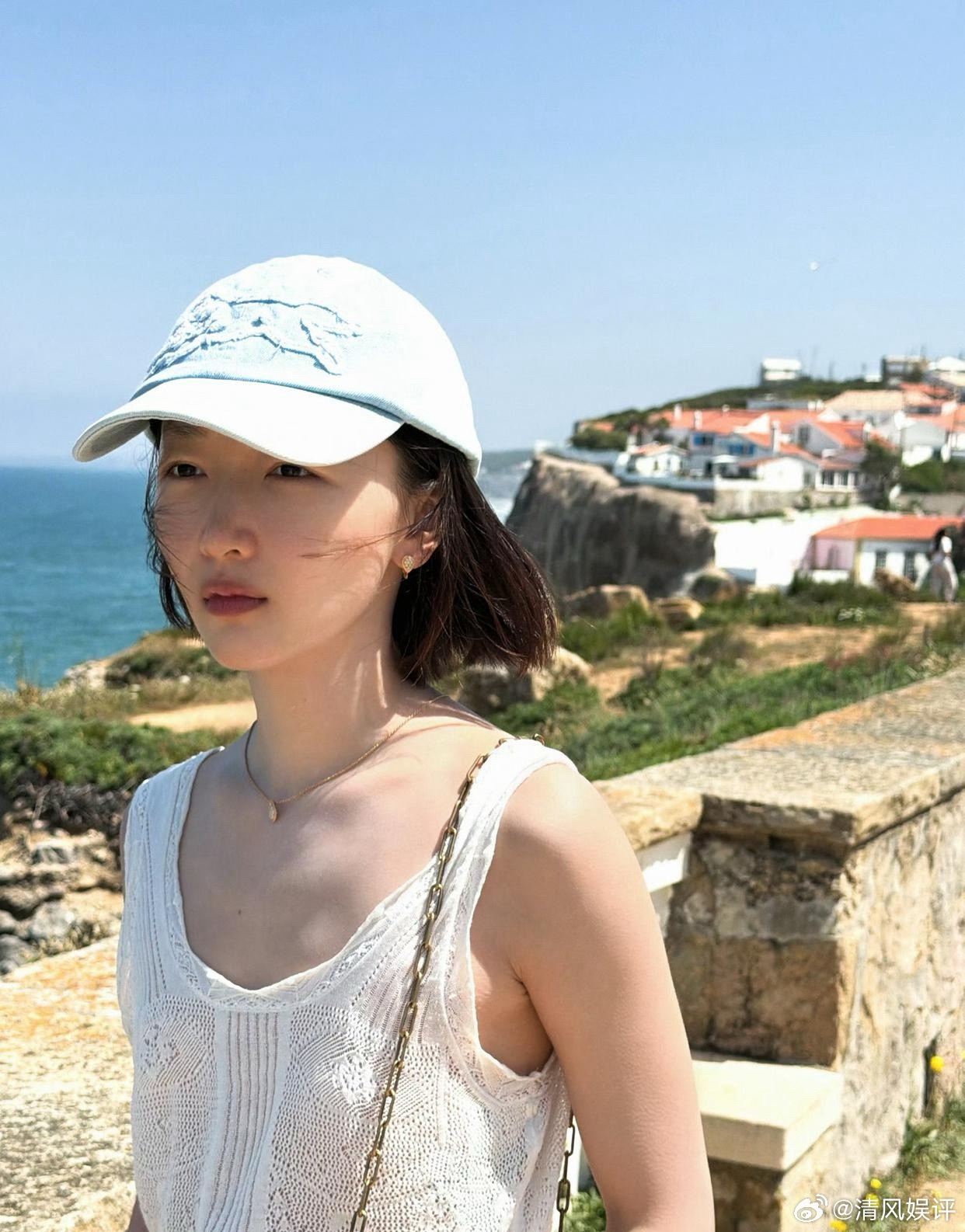1.孙俪现在能接到很多电视剧本的邀约，但是片酬方面被压得比较低，她现在挑剧本还是
