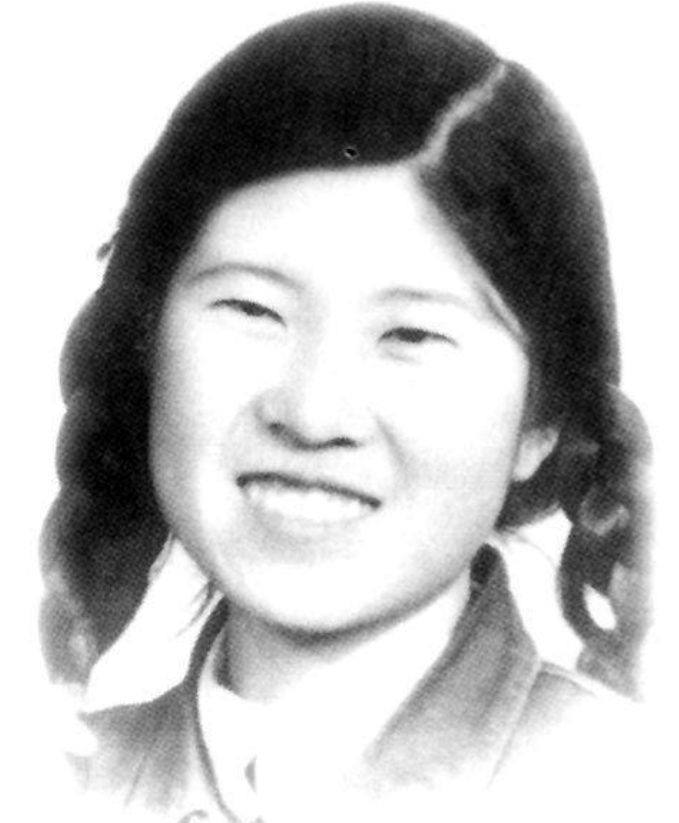 1958年，爱国将领杨虎城的女儿杨拯陆在筹备婚礼期间离奇失踪，几日后，她的尸体出