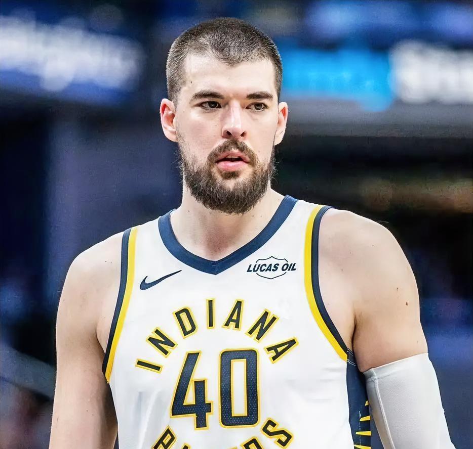 快船旧将祖巴茨的最近5场比赛数据表现！对阵太阳：出场16分钟，得到8分，6