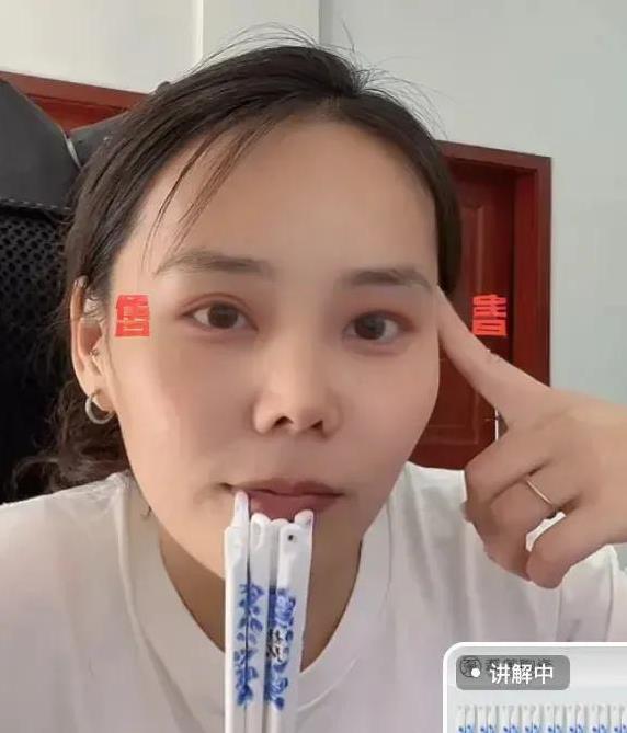 熊磊今天很是自信啊，眉开眼笑的说呀，等到6月26号结果出来之后，我看对方如何解释