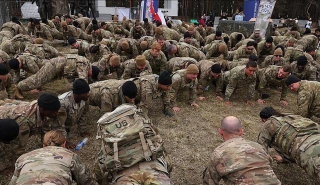 美专家发言：美军已严重侵害美国利益，140万士兵如今已成累赘美国国债已达38.