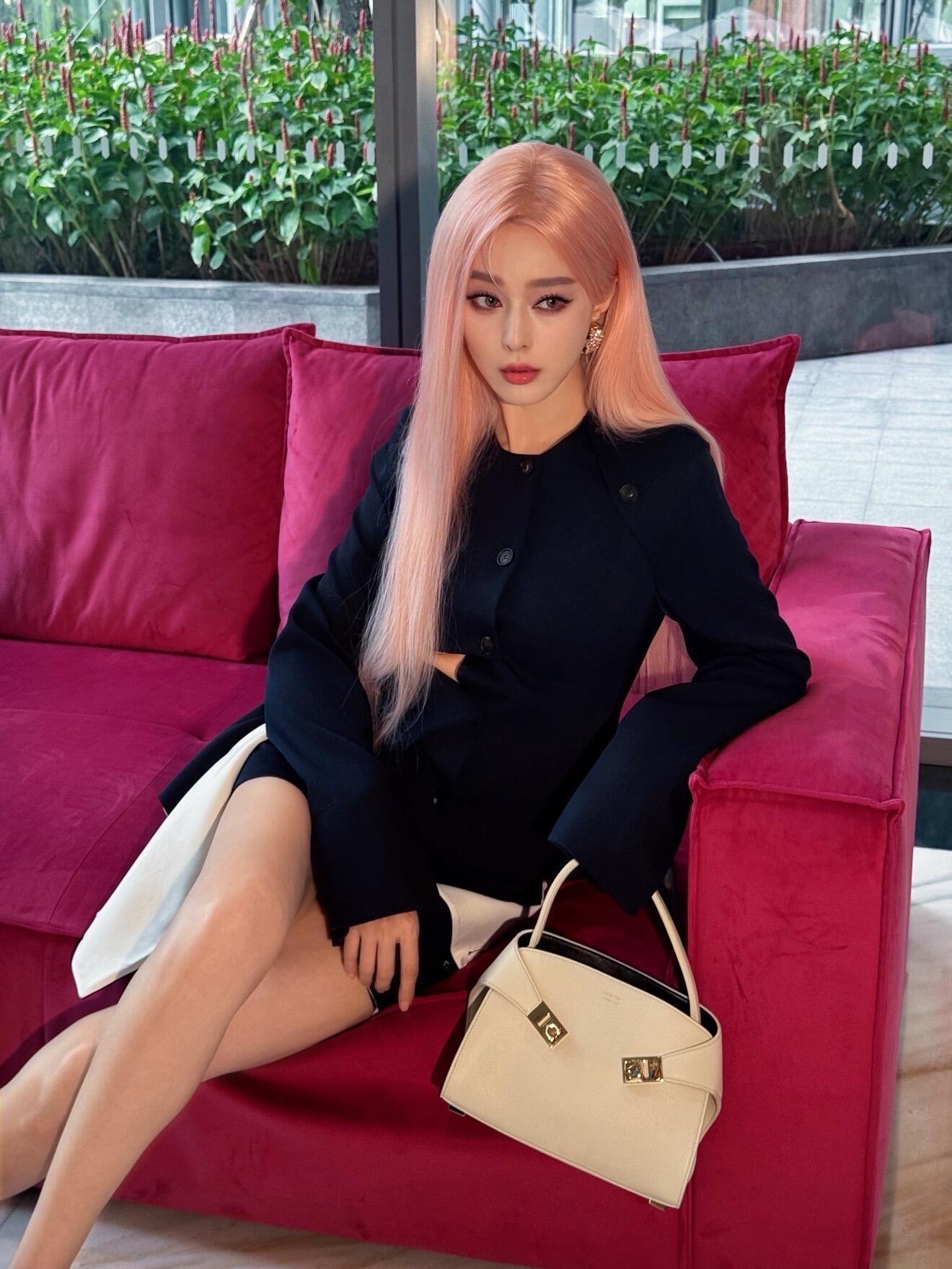 粉发迎来了它最权威的妈咪！🩷