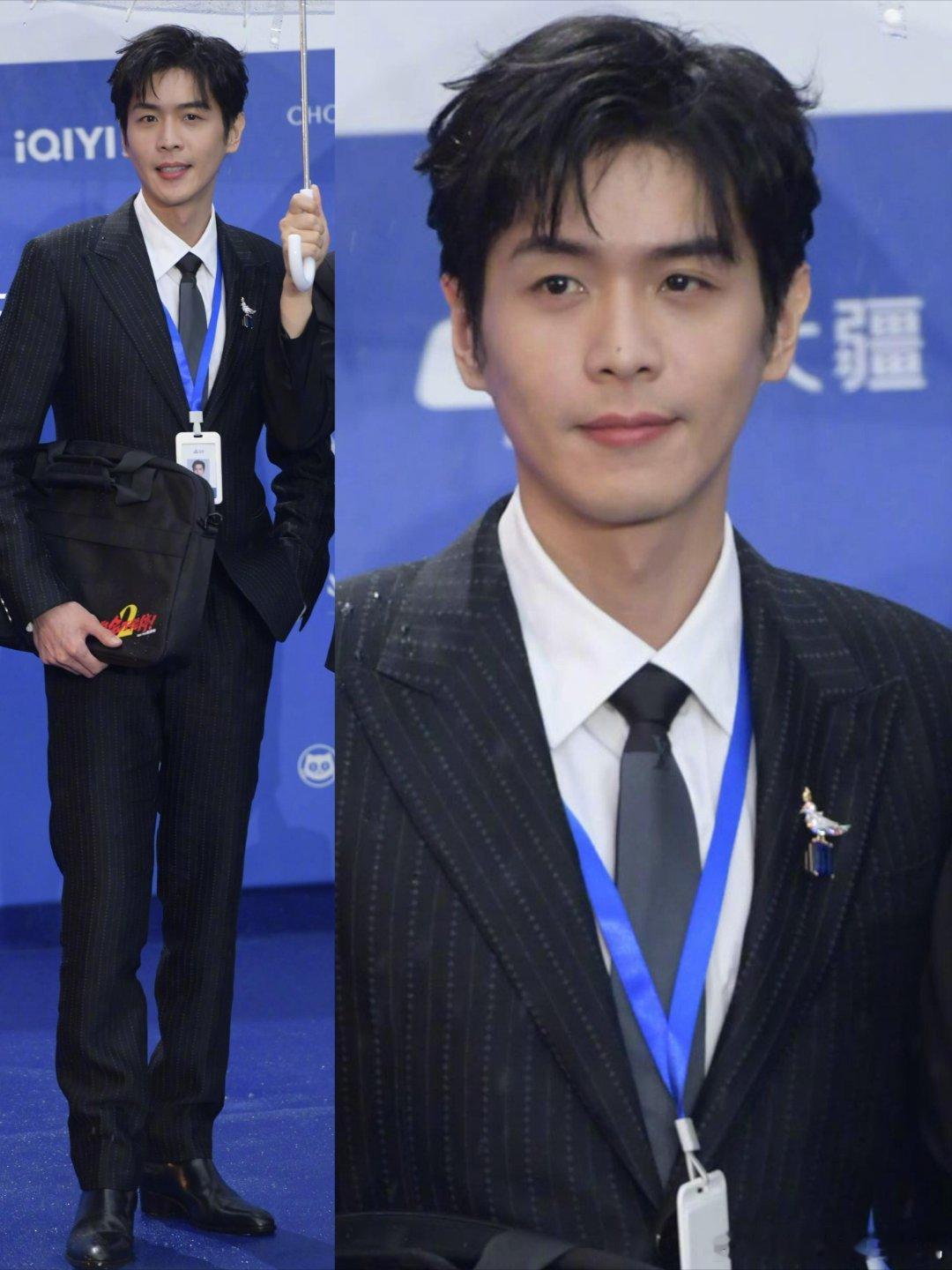 今日北影节明星红毯造型生图🈶舒淇刘浩存于适马思纯戚薇等明星都到场