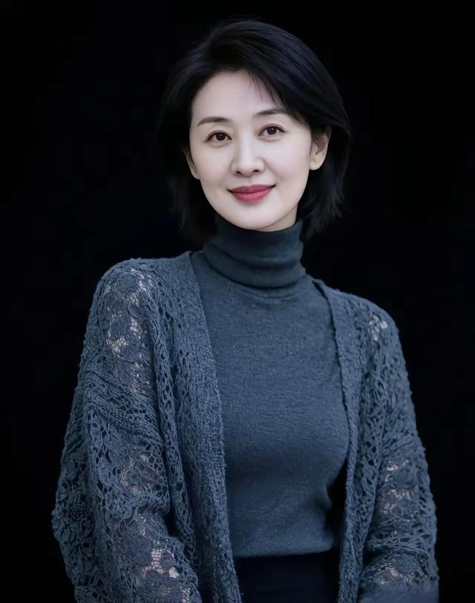 随律：淡雅之韵文/熏墨幽兰轻绽暗香浮，风拂风姿映晓凫；美光破云筛碎玉，清