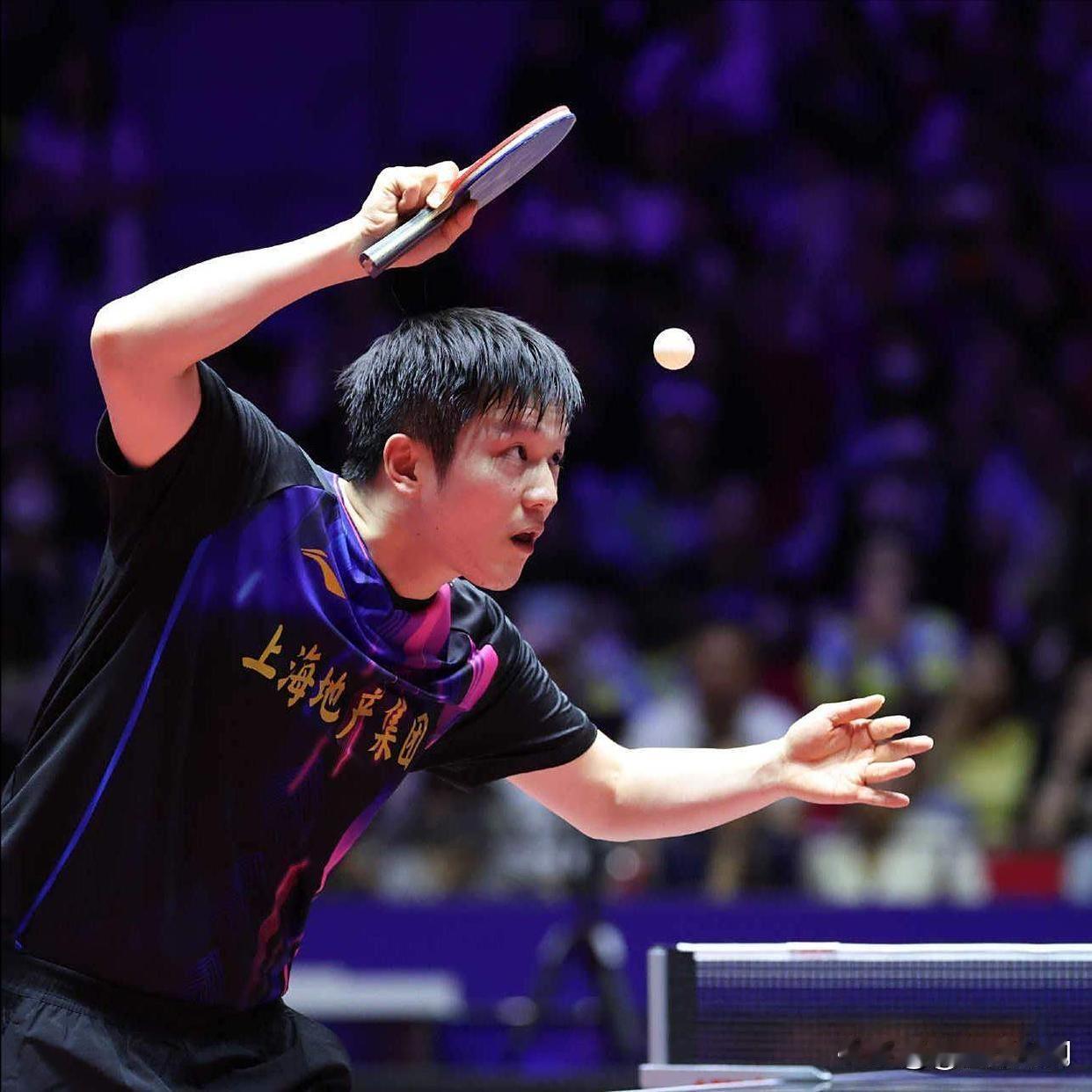 王楚钦与樊振东全运会上的较量，谁输谁赢不重要，谁是天王谁是至尊也不重要，重