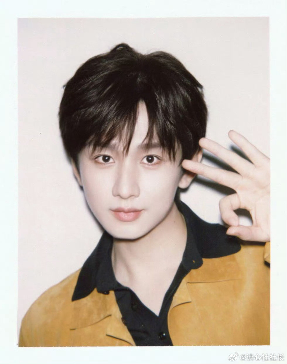 【新浪娱乐的头像换成了成毅】刚刚发现新浪娱乐把头像换成了成毅实力和人气兼具！太